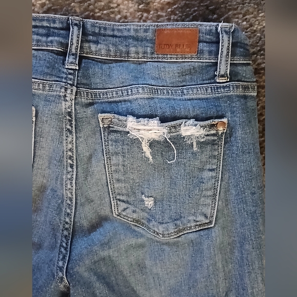 Judy Blue Boyfriend Jean W28 - Picture 8 of 14